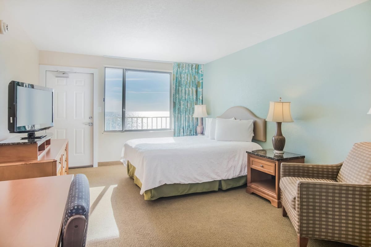 Premium bedding, blackout drapes, iron/ironing board, free WiFi