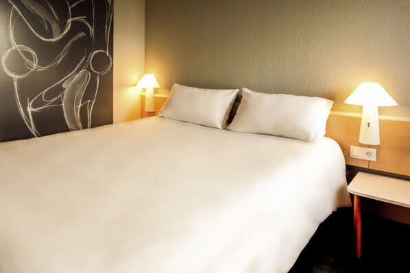 Ropa de cama de alta calidad, escritorio y cortinas blackout 