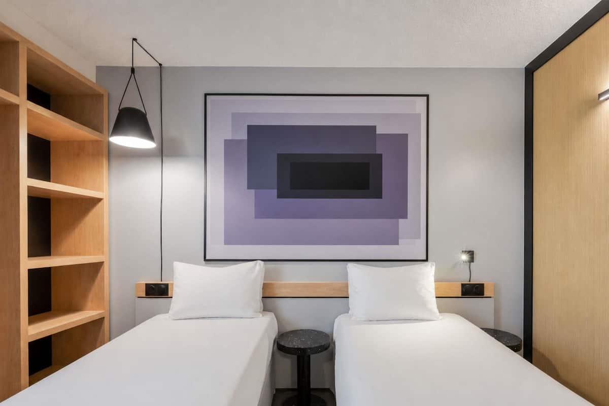 Chambre Standard, 2 lits jumeaux | Literie de qualitĂ©, bureau, rideaux dâobscurcissement