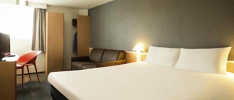 Ropa de cama de alta calidad, escritorio y cortinas blackout