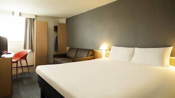 Ropa de cama de alta calidad, escritorio y cortinas blackout