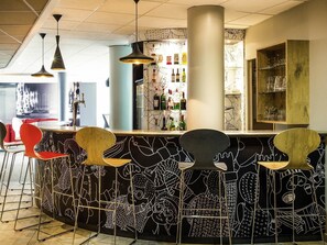 Bar (on property) - Hôtel ibis Orly Chevilly Tram 7 (Chevilly-Larue)