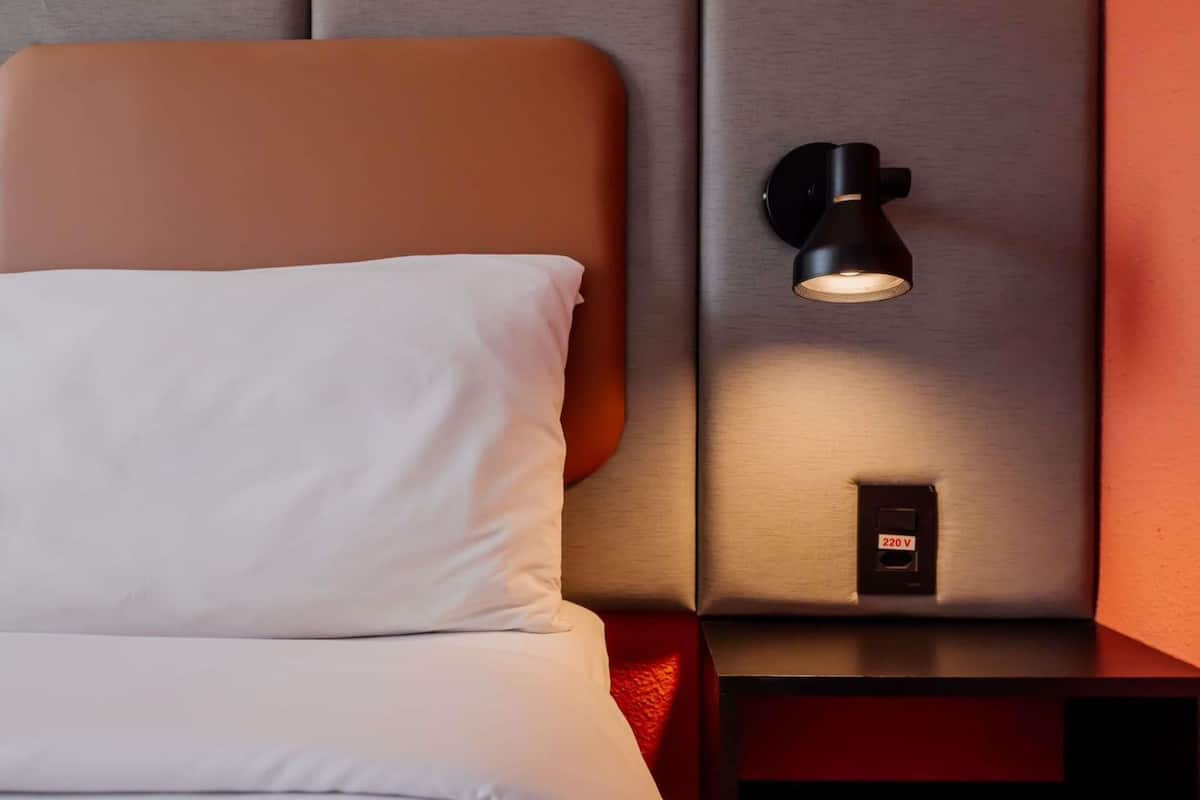 Minibar, in-room safe, desk, iron/ironing board