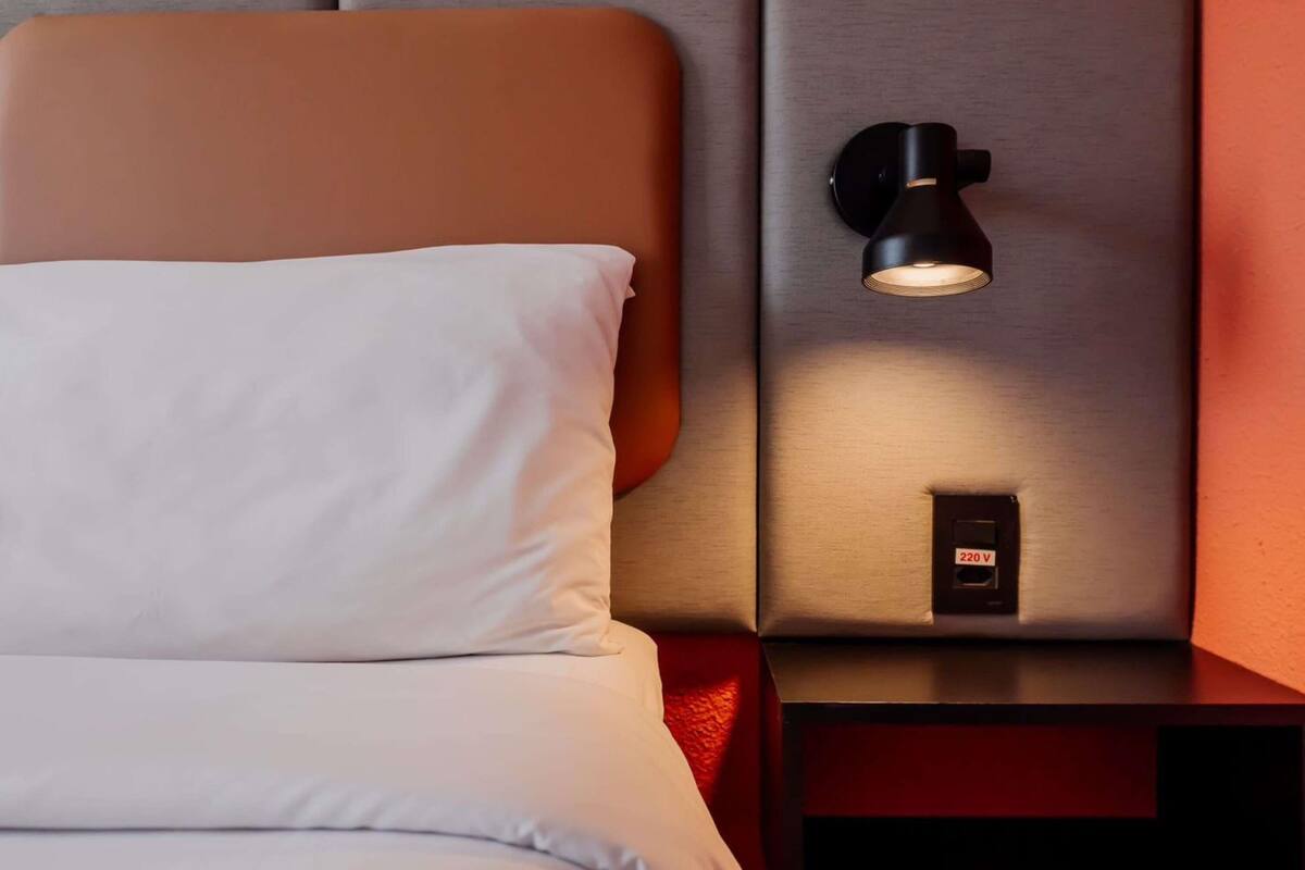 Standard Room, 1 Double Bed | 1 bedroom, minibar, in-room safe, desk