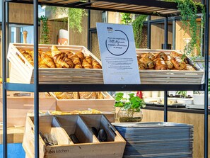 Daily buffet breakfast (EUR 12.90 per person)