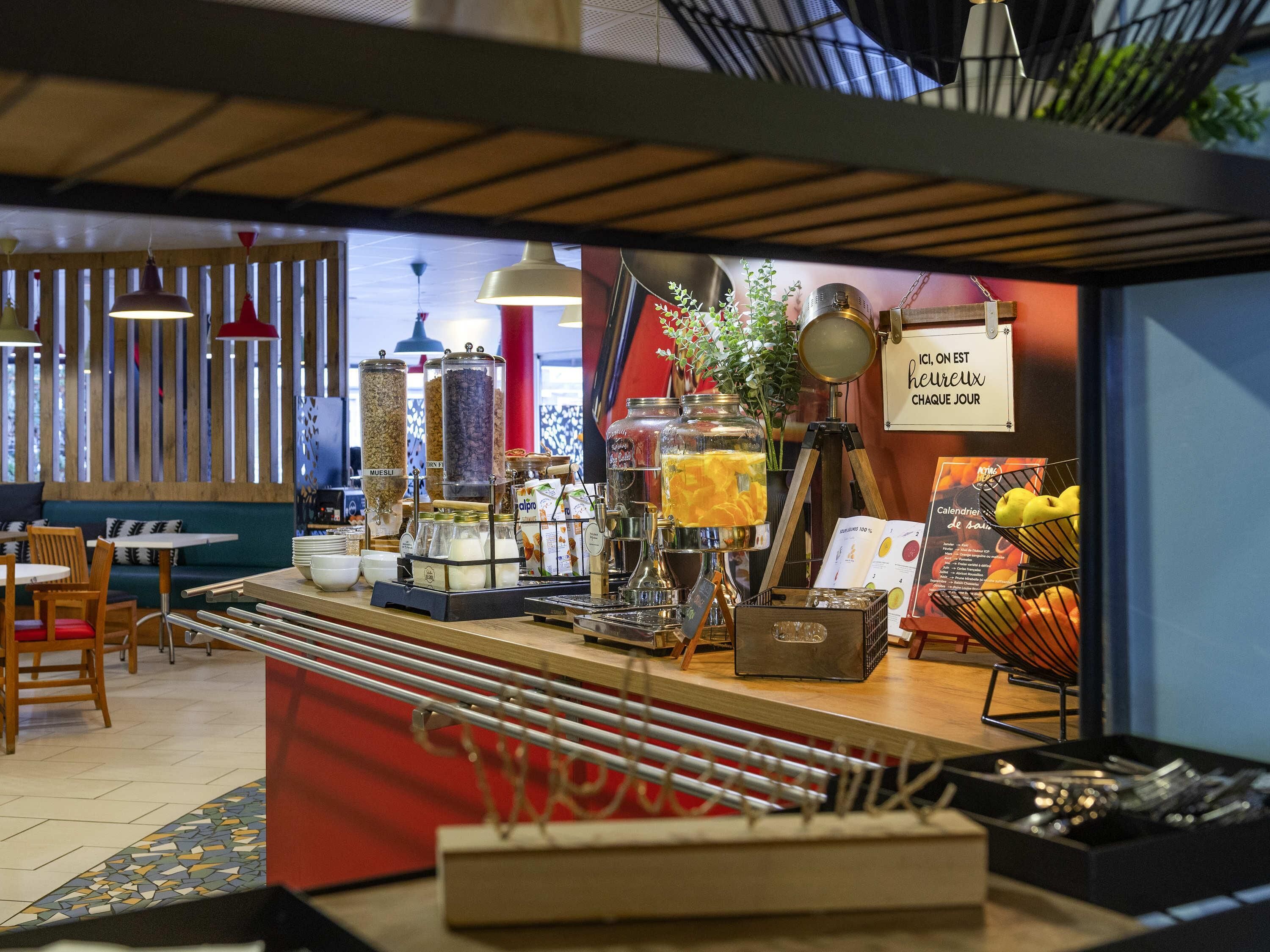 Petit déjeuner buffet servi tous les jours en supplément
