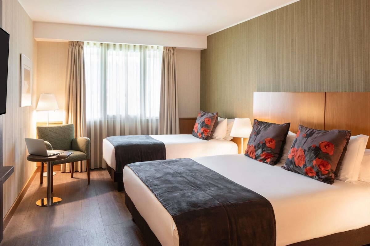 Standaard kamer, meerdere bedden | Hypoallergeen beddengoed, donzen dekbedden, een minibar