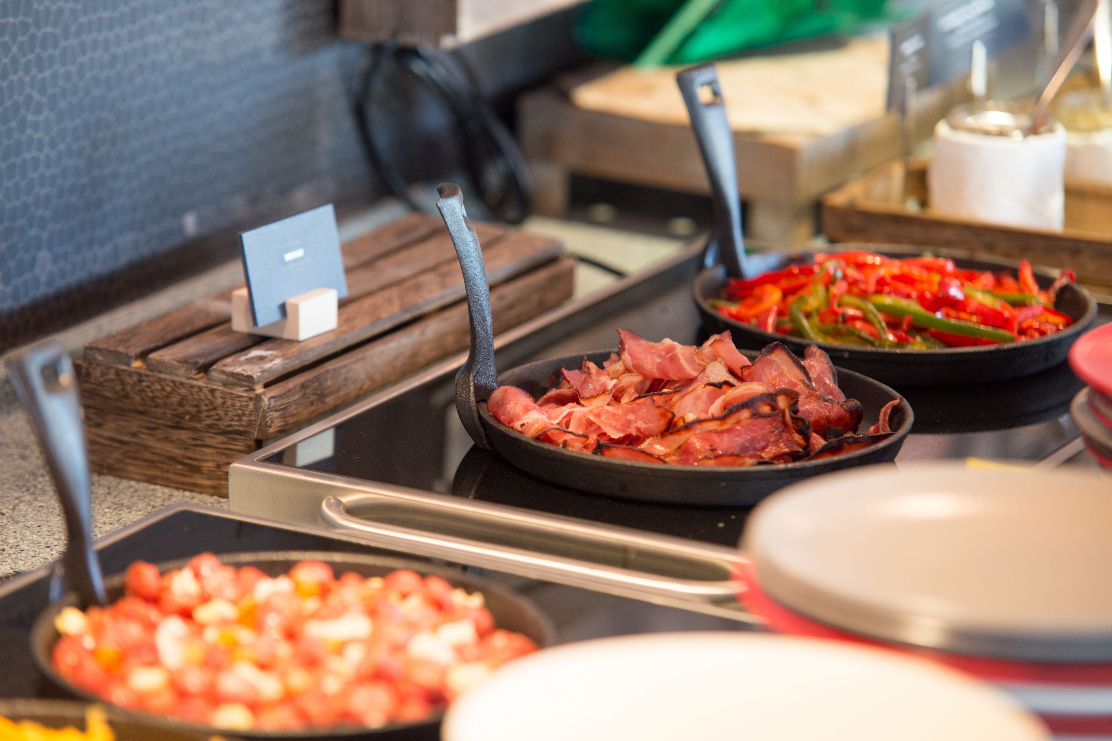Daily buffet breakfast for a fee