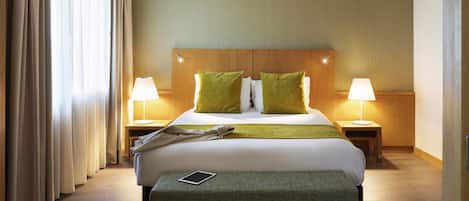 Hypo-allergenic bedding, down duvets, minibar, in-room safe