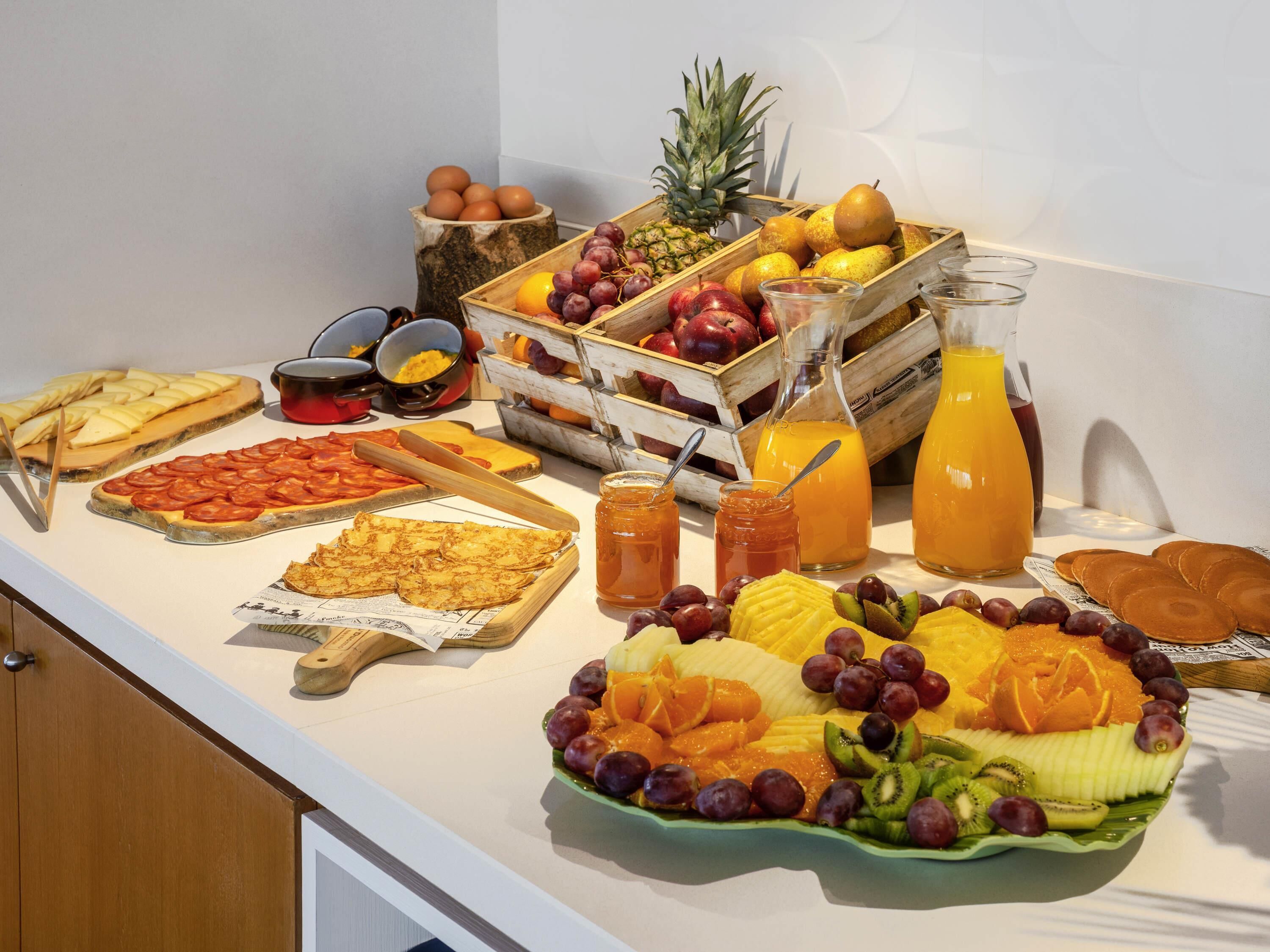 Café da manhã com buffet todos os dias mediante uma taxa