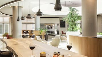 Der serveres morgenmad og frokost