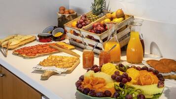 Dagelijks ontbijtbuffet (EUR 17 per persoon)