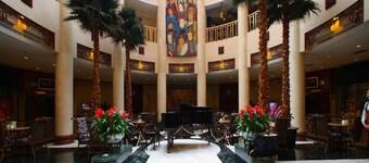 Qian Men Jian Guo Hotel