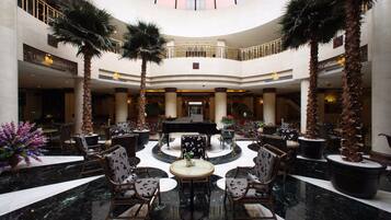 Área de estar no saguão