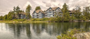 Waters Edge Shoreside Suites
