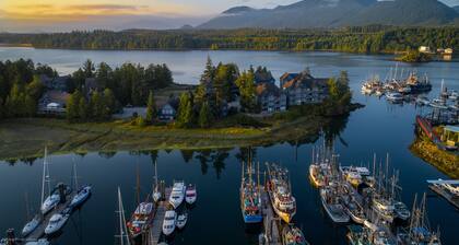 Waters Edge Shoreside Suites