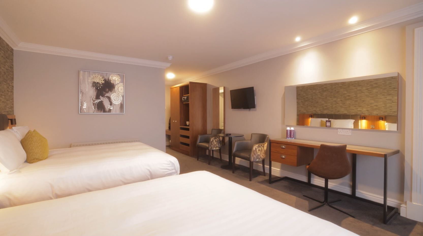 classic twin room | desk, laptop workspace, iron/ironing board, free cots/infant beds