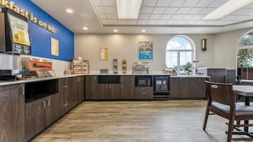Free daily continental breakfast