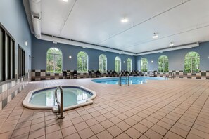 Indoor spa tub - Days Inn & Suites by Wyndham Thunder Bay (Thunder Bay)