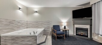 Days Inn & Suites by Wyndham Thunder Bay