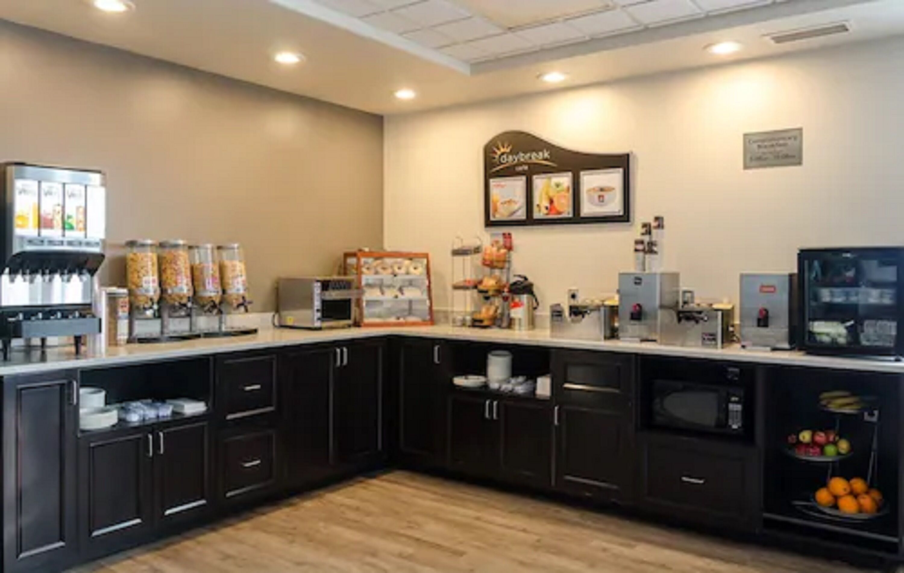 free daily continental breakfast