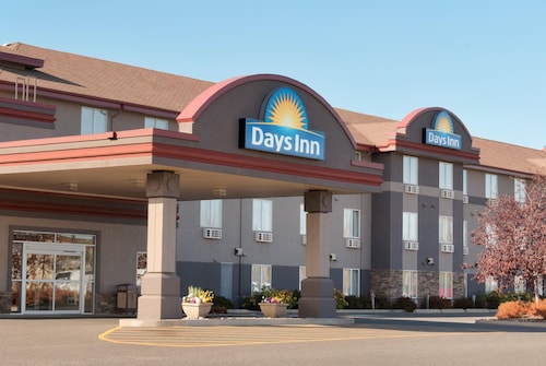 Days Inn & Suites by Wyndham Thunder Bay