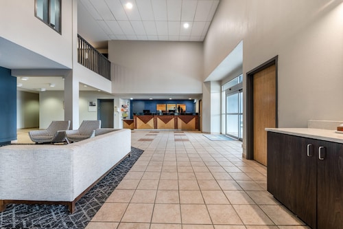 Days Inn & Suites by Wyndham Thunder Bay