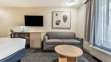 Business Room, 1 King Bed, Non Smoking | Premium bedding, laptop workspace, iron/ironing board