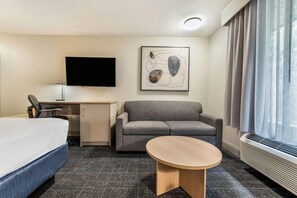 Business Room, 1 King Bed, Non Smoking | Premium bedding, laptop workspace, iron/ironing board - Days Inn & Suites by Wyndham Thunder Bay (Thunder Bay)