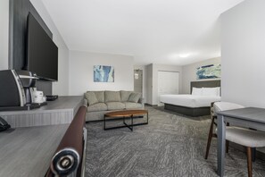 Standard Room, 1 King Bed, Non Smoking (with Single Sofabed;Larger Room) | Premium bedding, down duvets, desk, blackout curtains