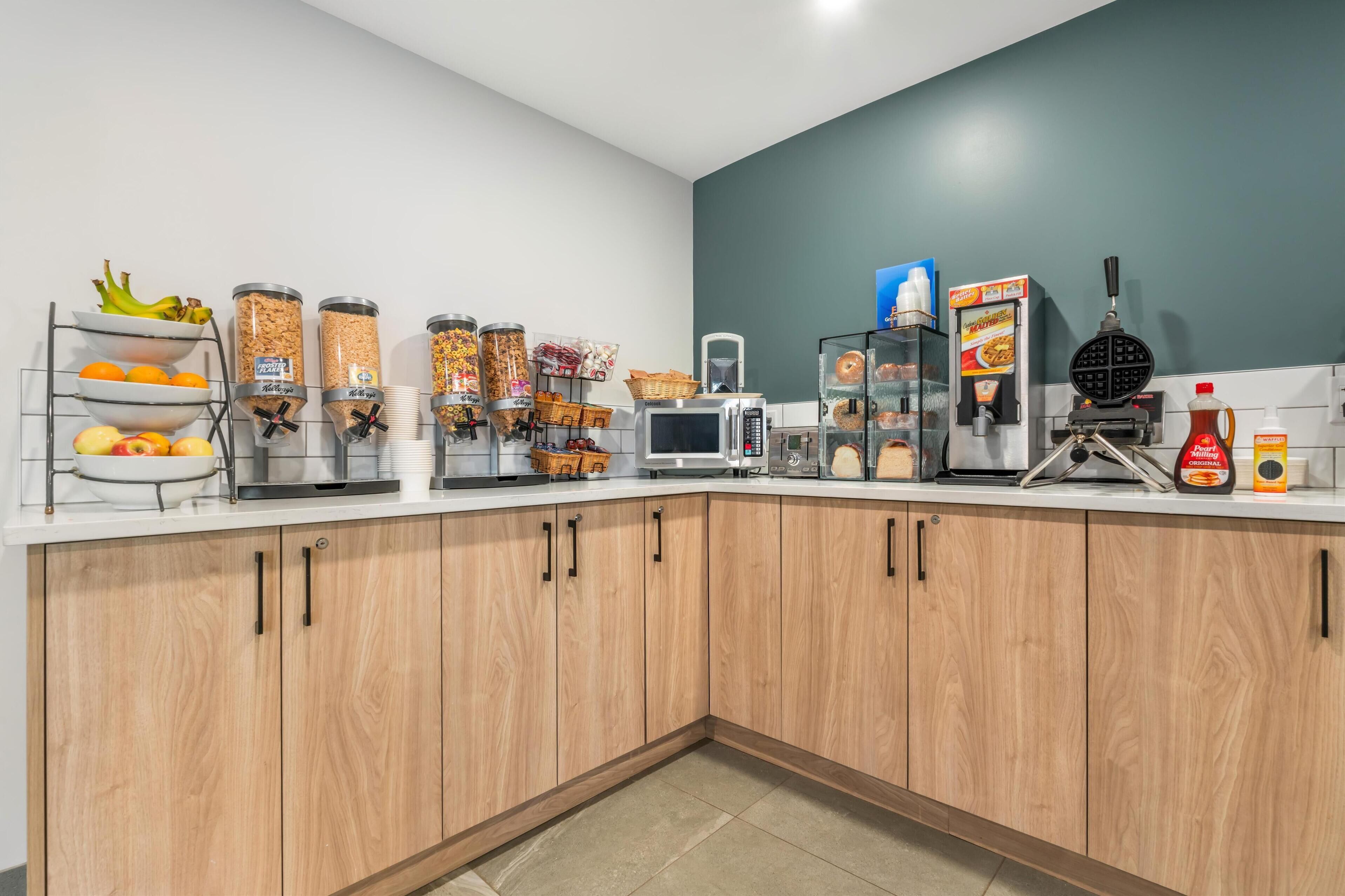 daily full breakfast for a fee