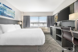 Premium bedding, down duvets, desk, blackout curtains