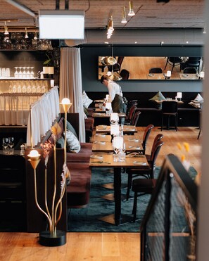 Lunch, dinner served; Modern European cuisine, alfresco dining