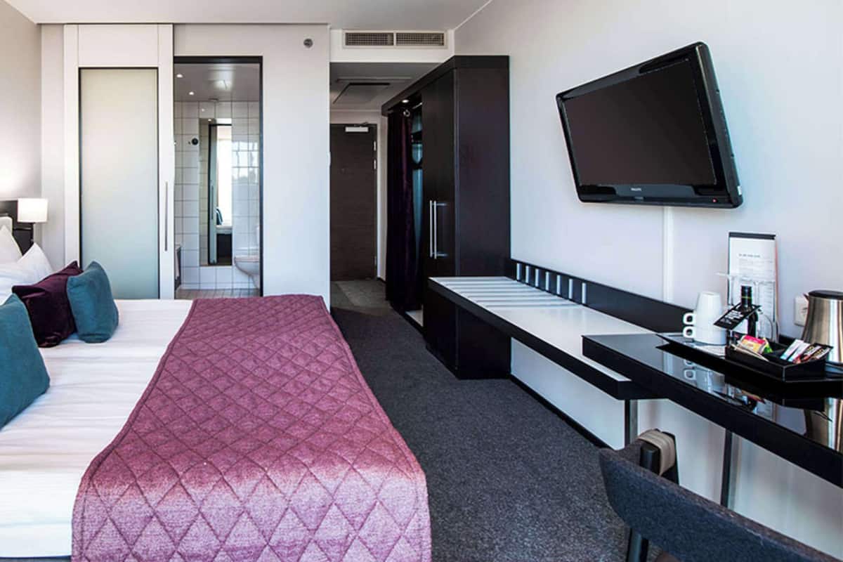 Superior Rooms, 2 Single Beds | 1 Schlafzimmer, Minibar, Schreibtisch, laptopgeeigneter Arbeitsplatz