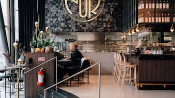 Σερβίρεται μεσημεριανό και βραδινό, με υπαίθρια επιλογή εστίασης