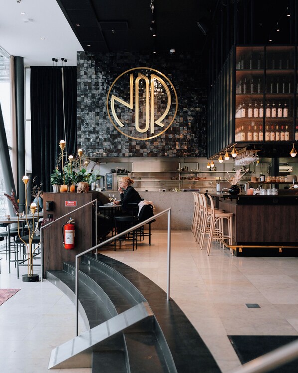 Lunch, dinner served; Modern European cuisine, al fresco dining 