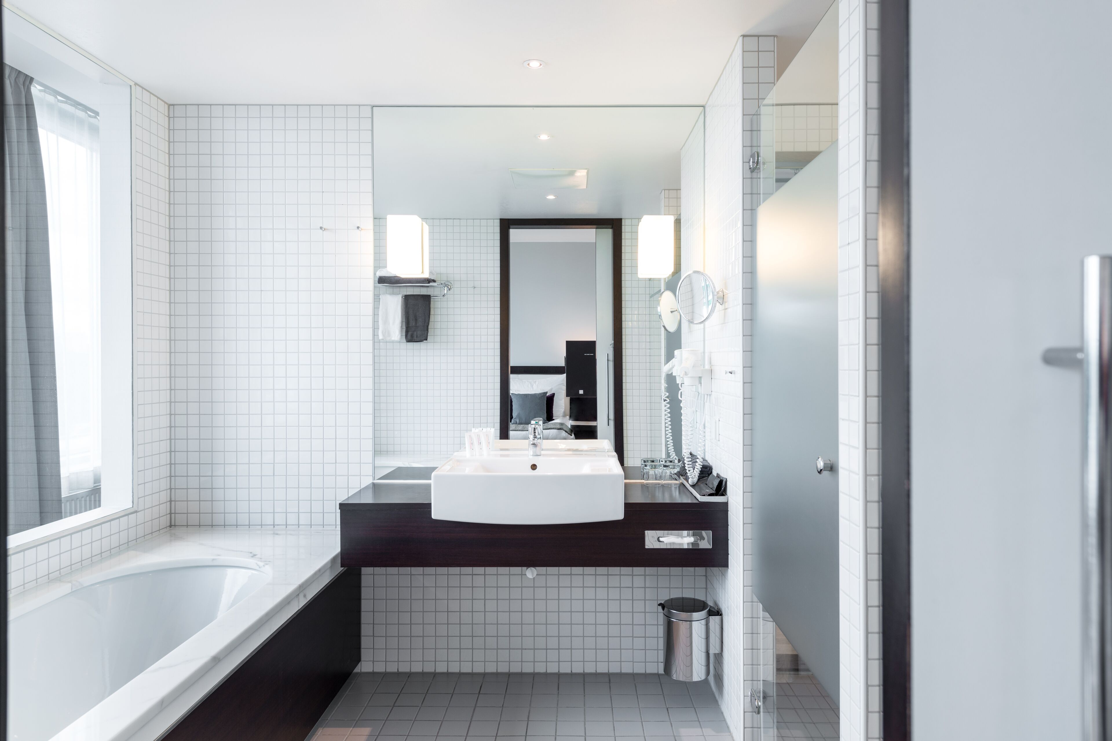 1 bedroom, minibar, desk, laptop workspace