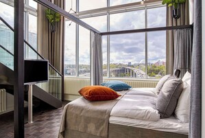 Suite, 1 Double Bed (spa fee not included) | 迷你吧、办公桌、笔记本电脑工作区、熨斗/熨衣板