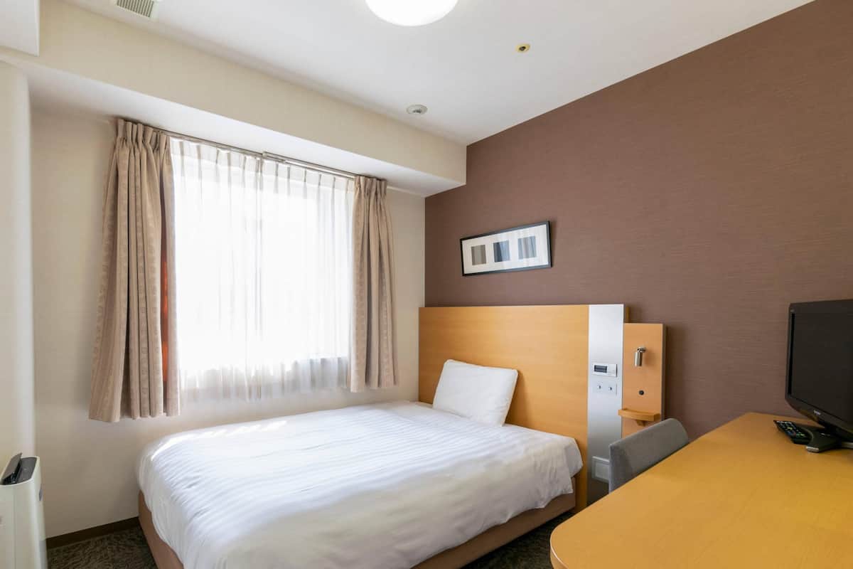 Double Economy, Non Smoking