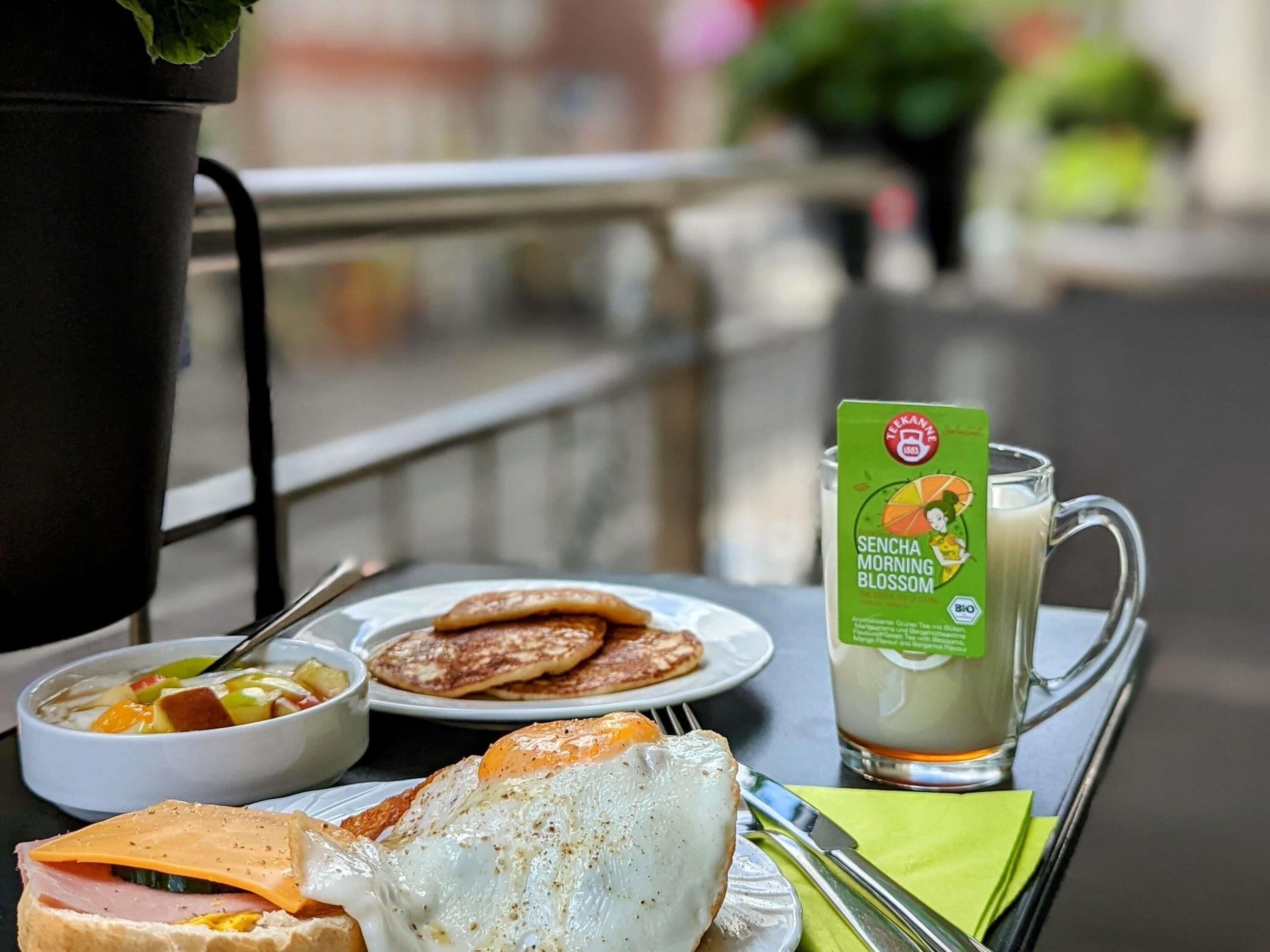 Daily buffet breakfast for a fee