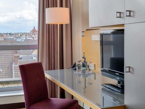 Standard Room, 1 Queen Bed | Hypo-allergenic bedding, in-room safe, desk, blackout curtains - Mercure Hotel Aachen am Dom (Aachen)