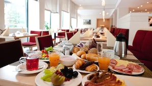 Frokostbuffé hver dag (mot et tillegg)