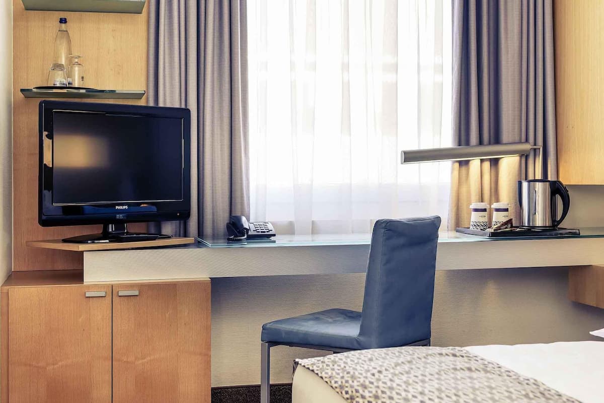 Standardzimmer, 1 Queen-Bett | Allergikerbettwaren, Zimmersafe, Schreibtisch, Verdunkelungsvorhänge