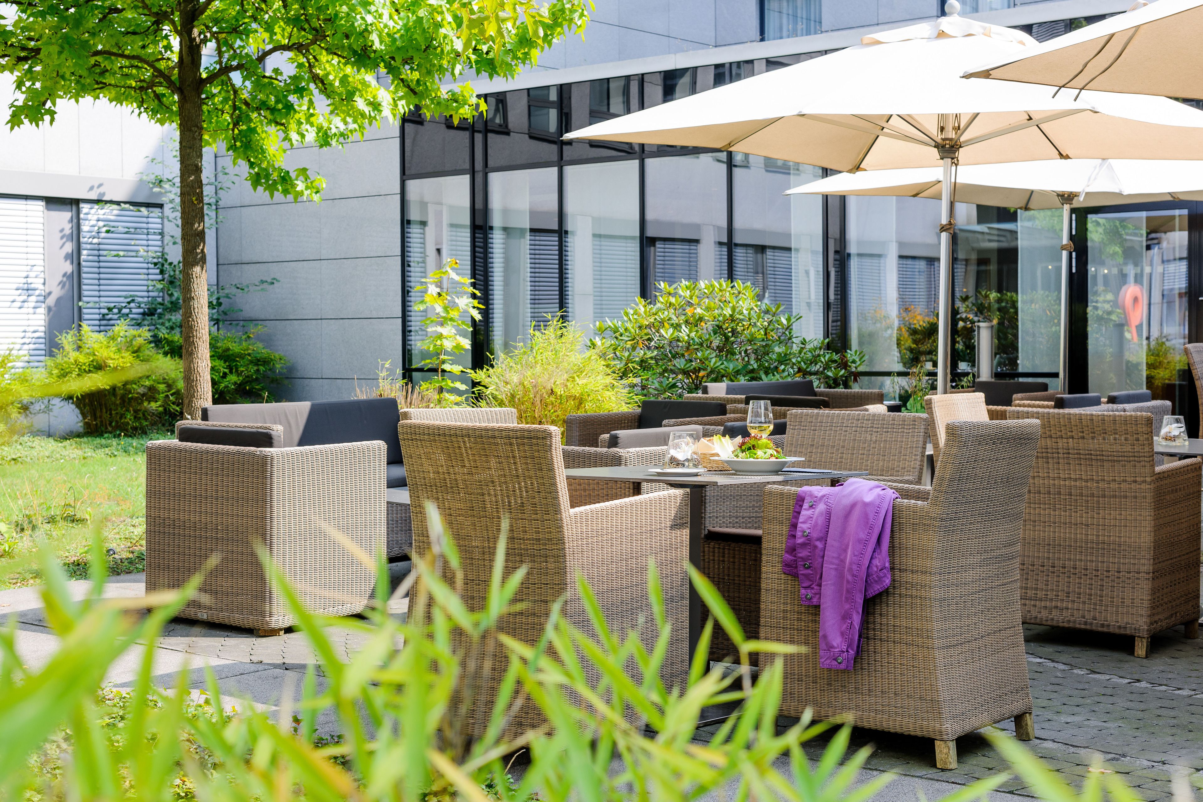 breakfast, lunch and dinner served