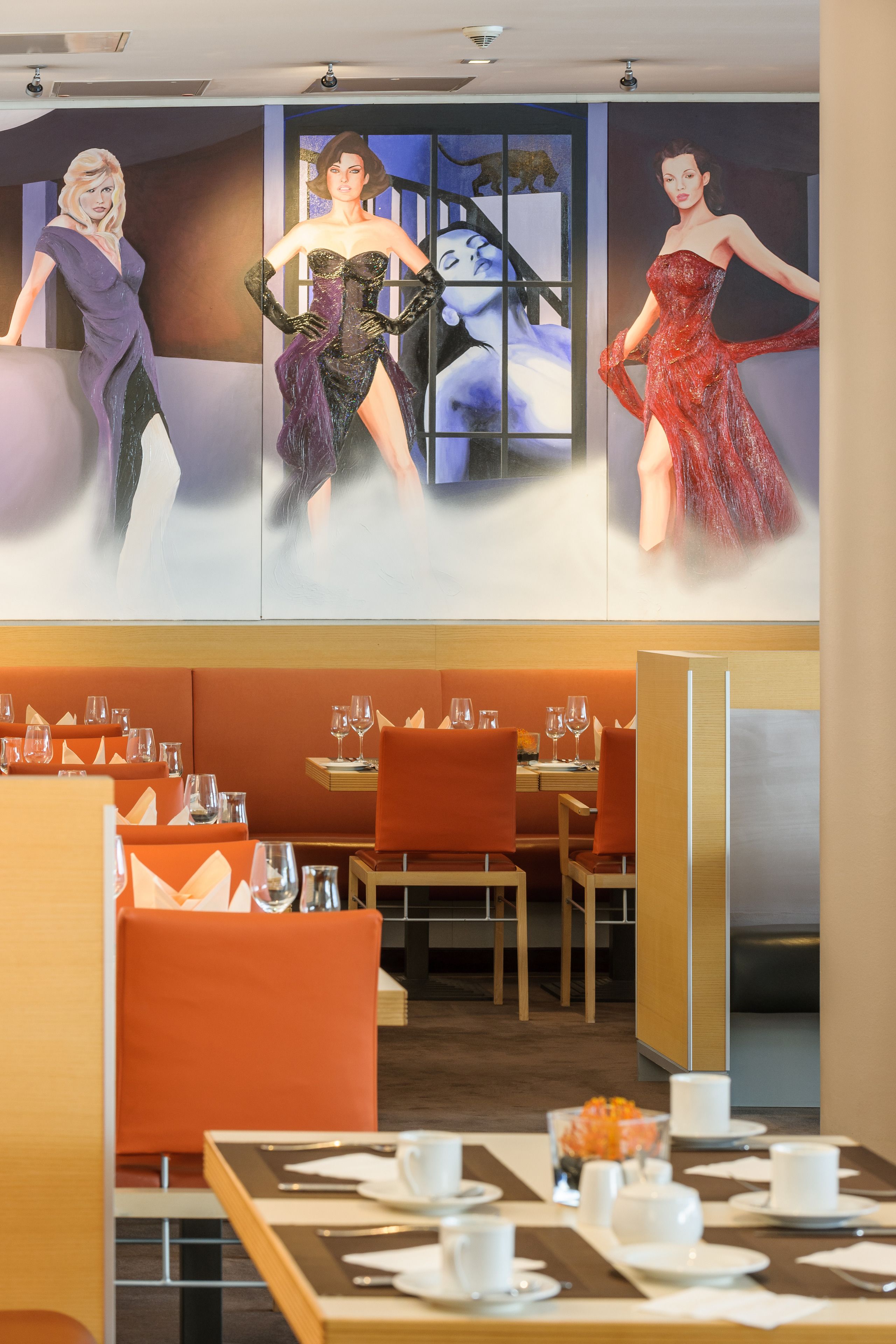 buffet breakfast on weekdays (eur 23 per person)