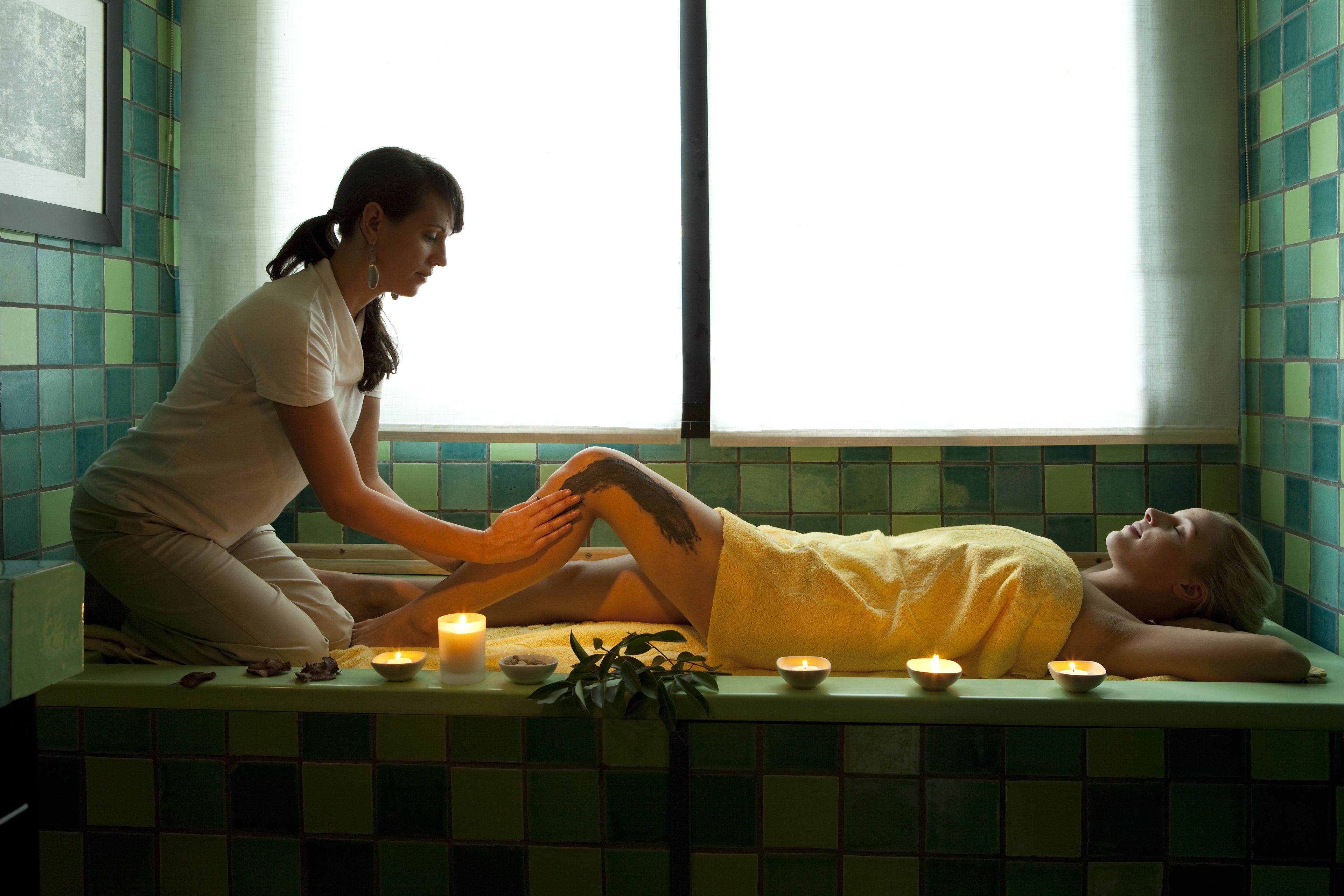 sauna, hot tub, steam room, turkish bath/hammam, body treatments