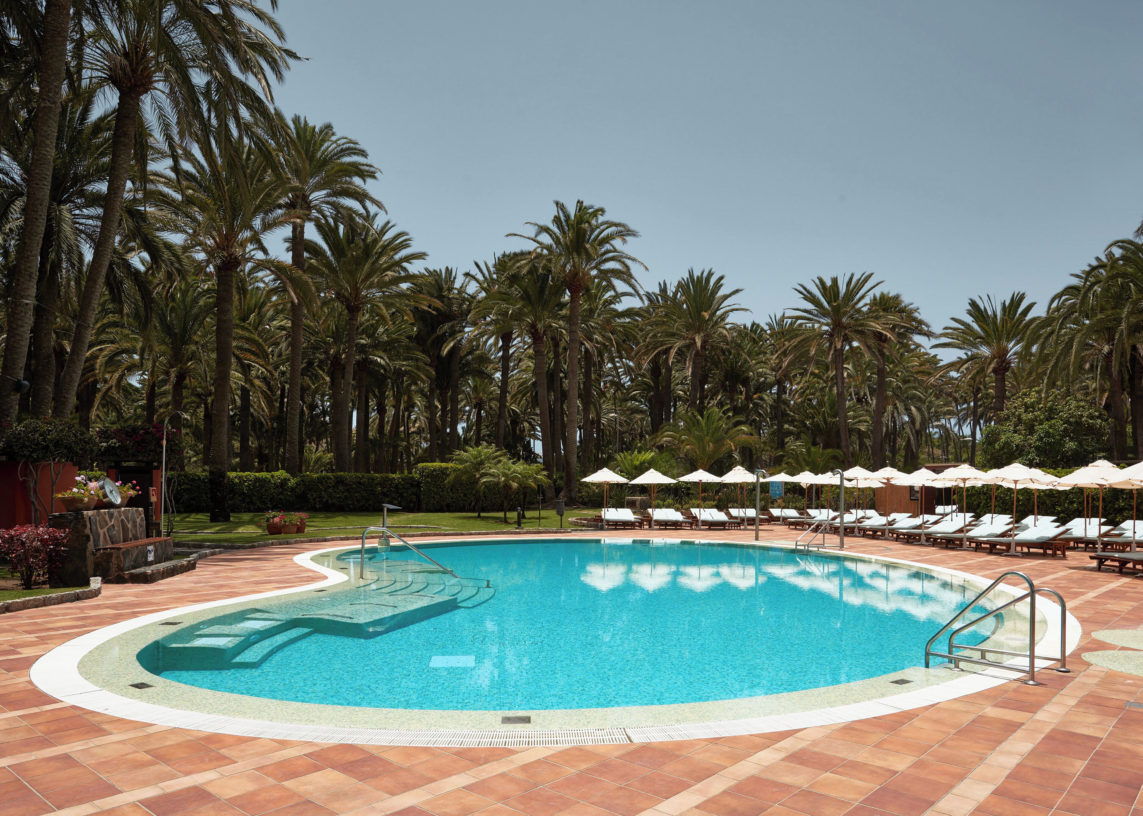 2 piscinas al aire libre