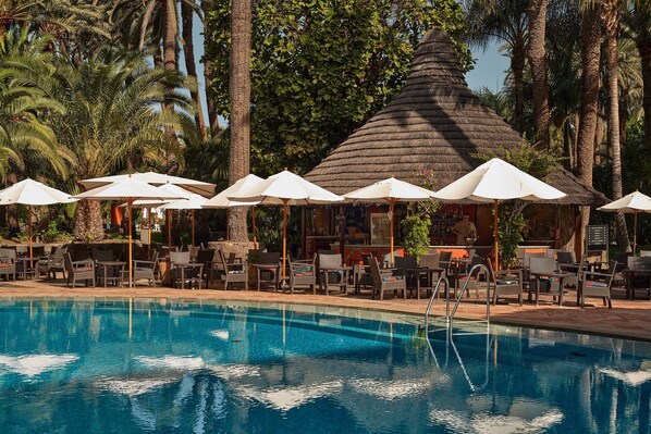 2 piscinas al aire libre