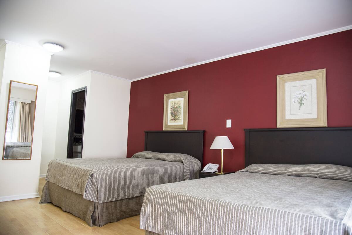 Standard Room, 2 Twin Beds | Minibar, in-room safe, desk, iron/ironing board (on request)