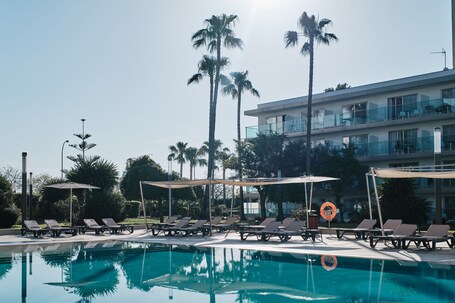 Pool. Helios Hotel